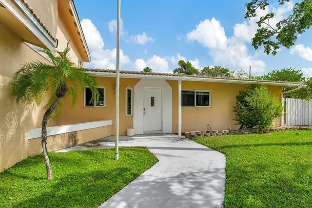 1300 NE 26th Avenue NE, Pompano Beach, FL 33062