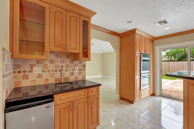 1300 NE 26th Avenue NE, Pompano Beach, FL 33062