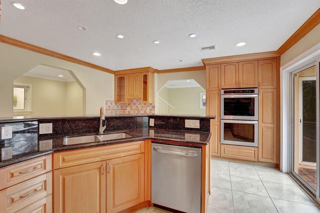 1300 NE 26th Avenue NE, Pompano Beach, FL 33062