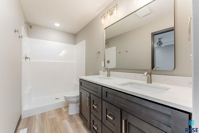 1505 E Carol St Street, Sioux Falls, SD 57104