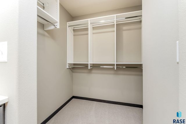 1505 E Carol St Street, Sioux Falls, SD 57104