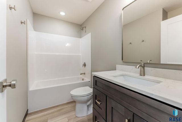 1505 E Carol St Street, Sioux Falls, SD 57104