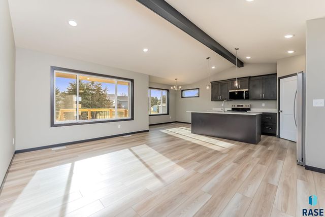 1505 E Carol St Street, Sioux Falls, SD 57104