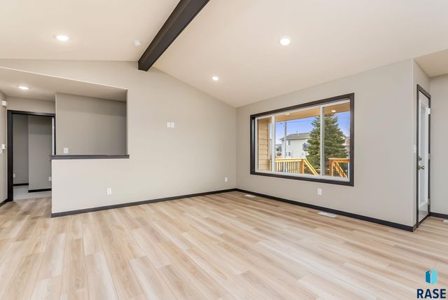 1505 E Carol St Street, Sioux Falls, SD 57104