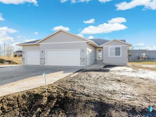 1505 E Carol St Street, Sioux Falls, SD 57104