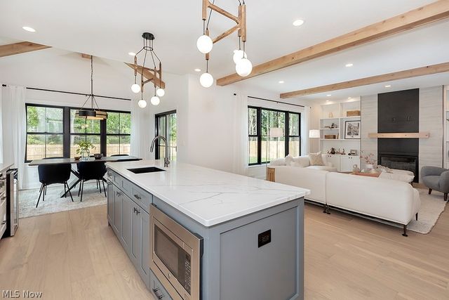 514 Kenilworth Road, Bay Village, OH 44140