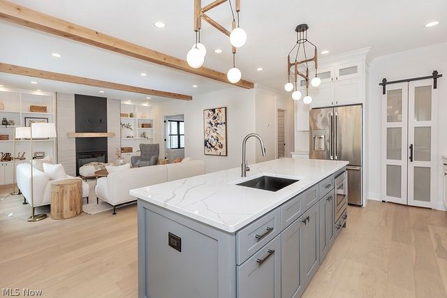 514 Kenilworth Road, Bay Village, OH 44140