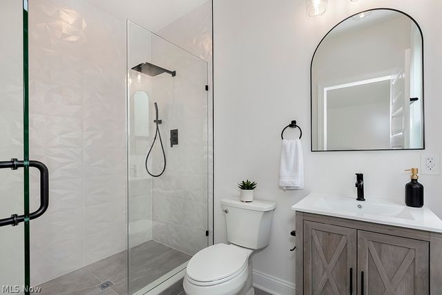 514 Kenilworth Road, Bay Village, OH 44140