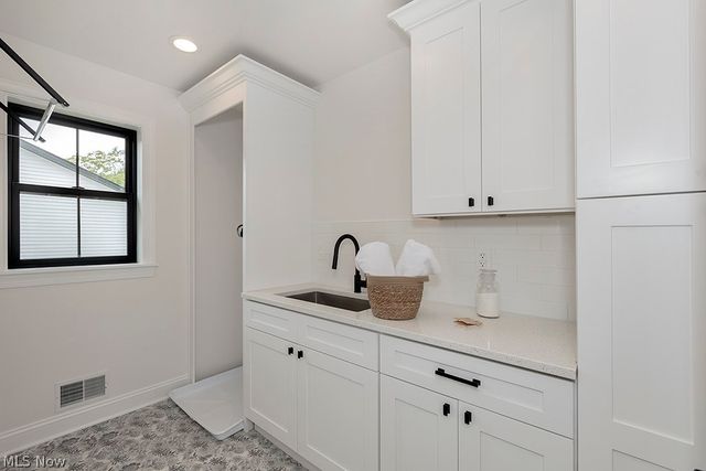 514 Kenilworth Road, Bay Village, OH 44140