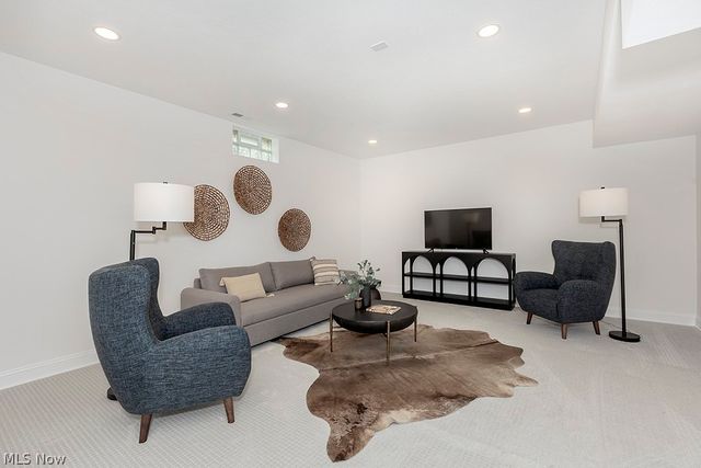 514 Kenilworth Road, Bay Village, OH 44140