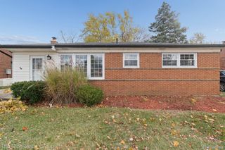 35219 Parkdale Street, Livonia, MI 48150