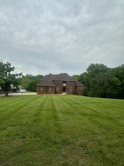 291 Bowling Branch Rd, Cottontown, TN 37048