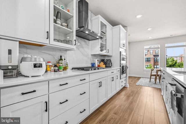 20813 WOOD QUAY DR, Sterling, VA 20166