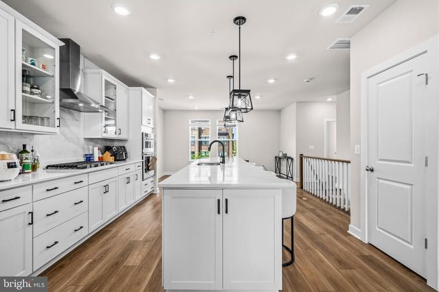 20813 WOOD QUAY DR, Sterling, VA 20166