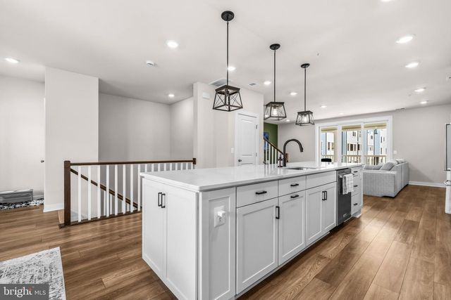20813 WOOD QUAY DR, Sterling, VA 20166