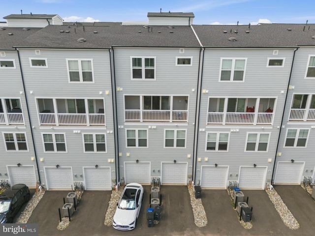 20813 WOOD QUAY DR, Sterling, VA 20166
