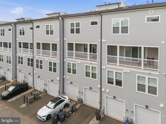 20813 WOOD QUAY DR, Sterling, VA 20166