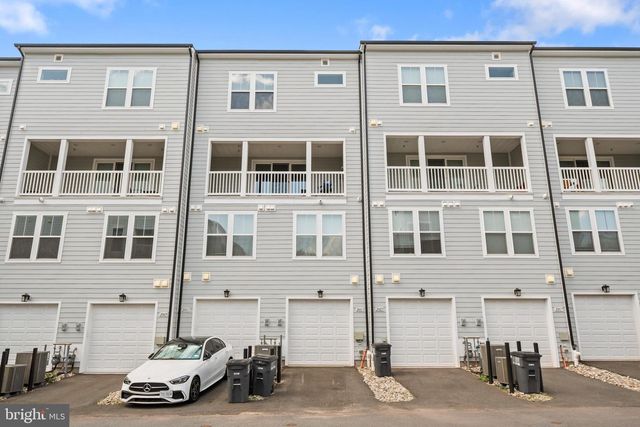 20813 WOOD QUAY DR, Sterling, VA 20166