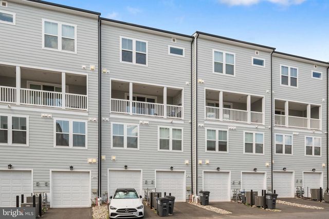 20813 WOOD QUAY DR, Sterling, VA 20166