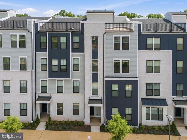 20813 WOOD QUAY DR, Sterling, VA 20166