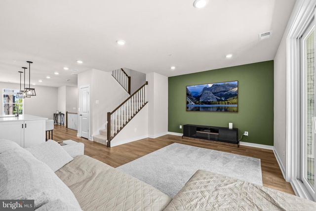 20813 WOOD QUAY DR, Sterling, VA 20166