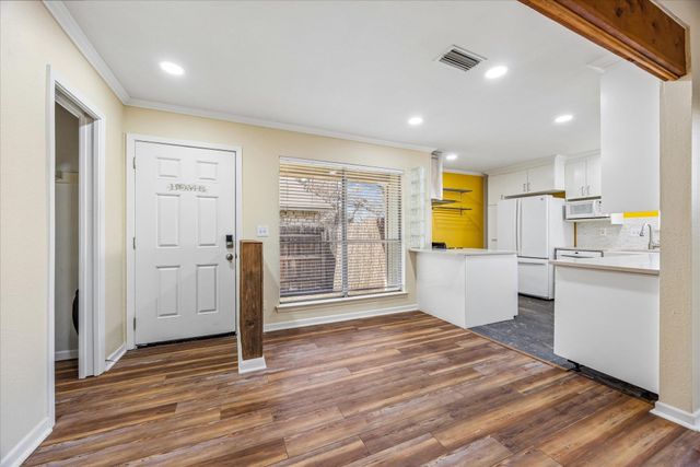 2808 Thrushwood DR B, Austin, TX 78757