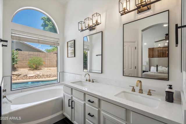 4440 E TETHER Trail, Phoenix, AZ 85050