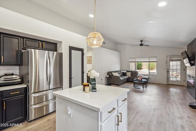 4440 E TETHER Trail, Phoenix, AZ 85050