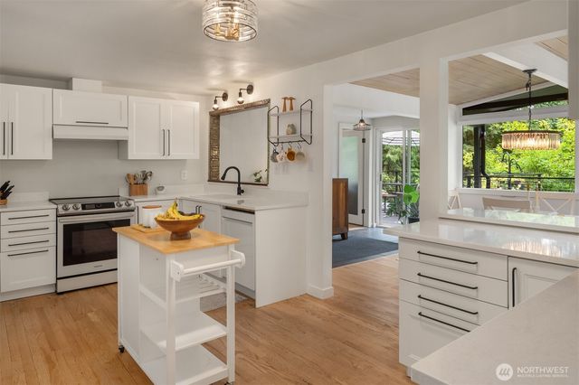 20200 37th Avenue NE, Lake Forest Park, WA 98155