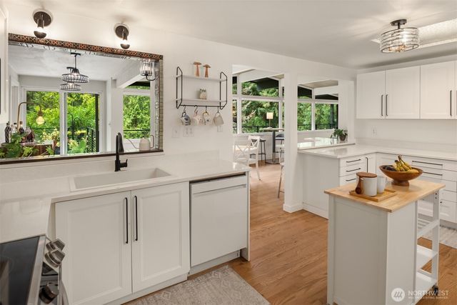 20200 37th Avenue NE, Lake Forest Park, WA 98155