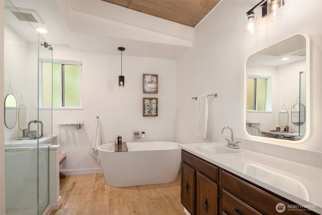 20200 37th Avenue NE, Lake Forest Park, WA 98155