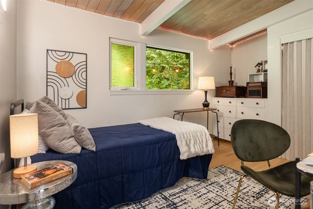 20200 37th Avenue NE, Lake Forest Park, WA 98155