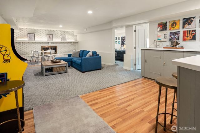 20200 37th Avenue NE, Lake Forest Park, WA 98155