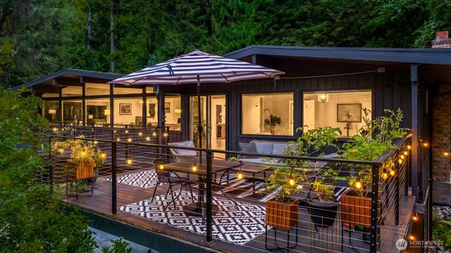 20200 37th Avenue NE, Lake Forest Park, WA 98155