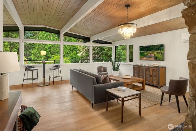 20200 37th Avenue NE, Lake Forest Park, WA 98155