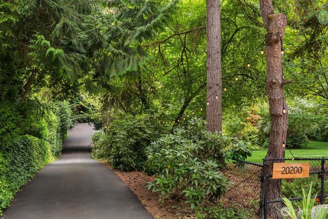 20200 37th Avenue NE, Lake Forest Park, WA 98155