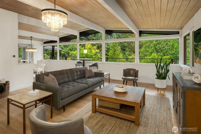 20200 37th Avenue NE, Lake Forest Park, WA 98155