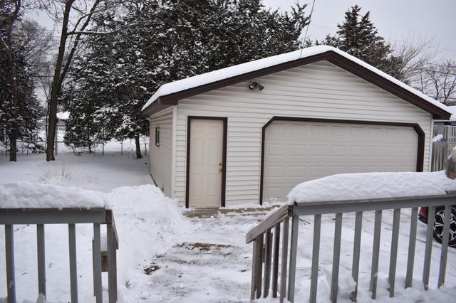 861 83rd Avenue NE, Spring Lake Park, MN 55432