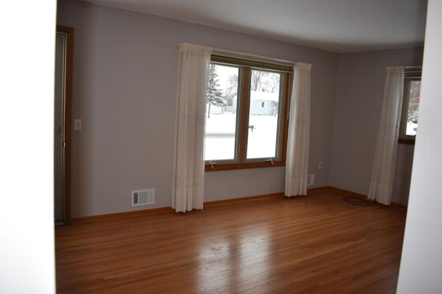 861 83rd Avenue NE, Spring Lake Park, MN 55432