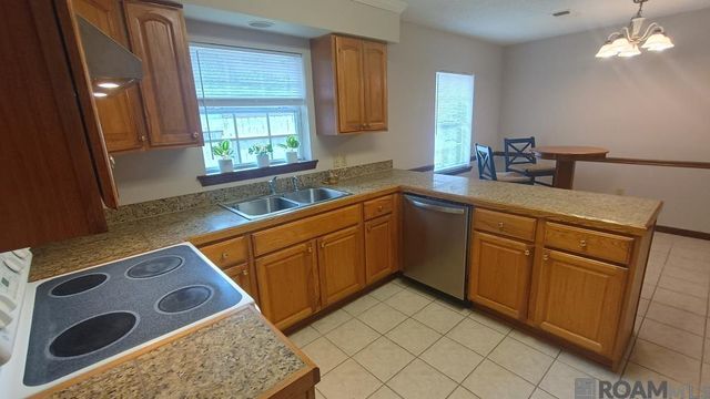 604 J W Davis Dr, Hammond, LA 70403