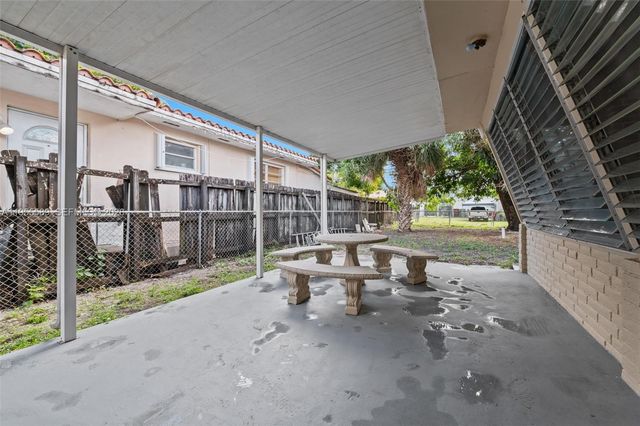 42 E 16th St, Hialeah, FL 33010