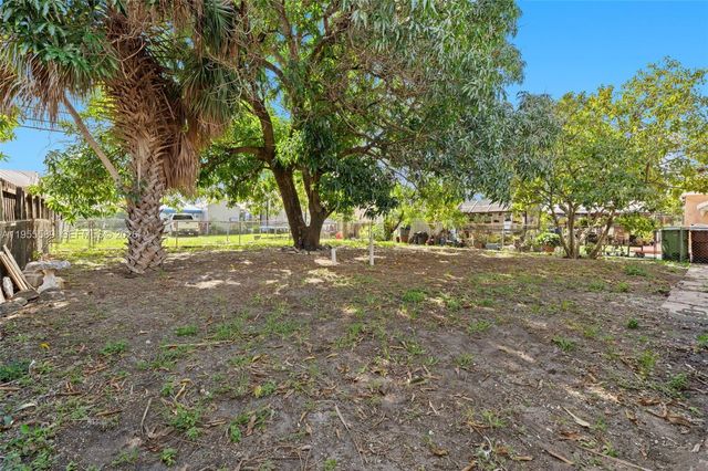 42 E 16th St, Hialeah, FL 33010