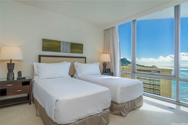 223 Saratoga Road 3710, Honolulu, HI 96815