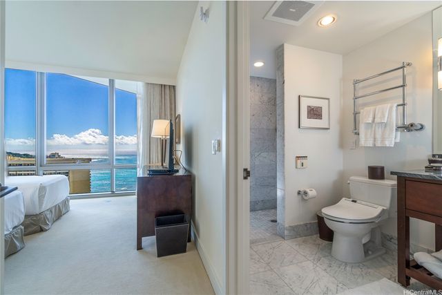 223 Saratoga Road 3710, Honolulu, HI 96815