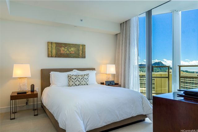 223 Saratoga Road 3710, Honolulu, HI 96815