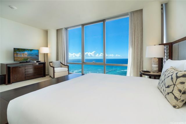 223 Saratoga Road 3710, Honolulu, HI 96815