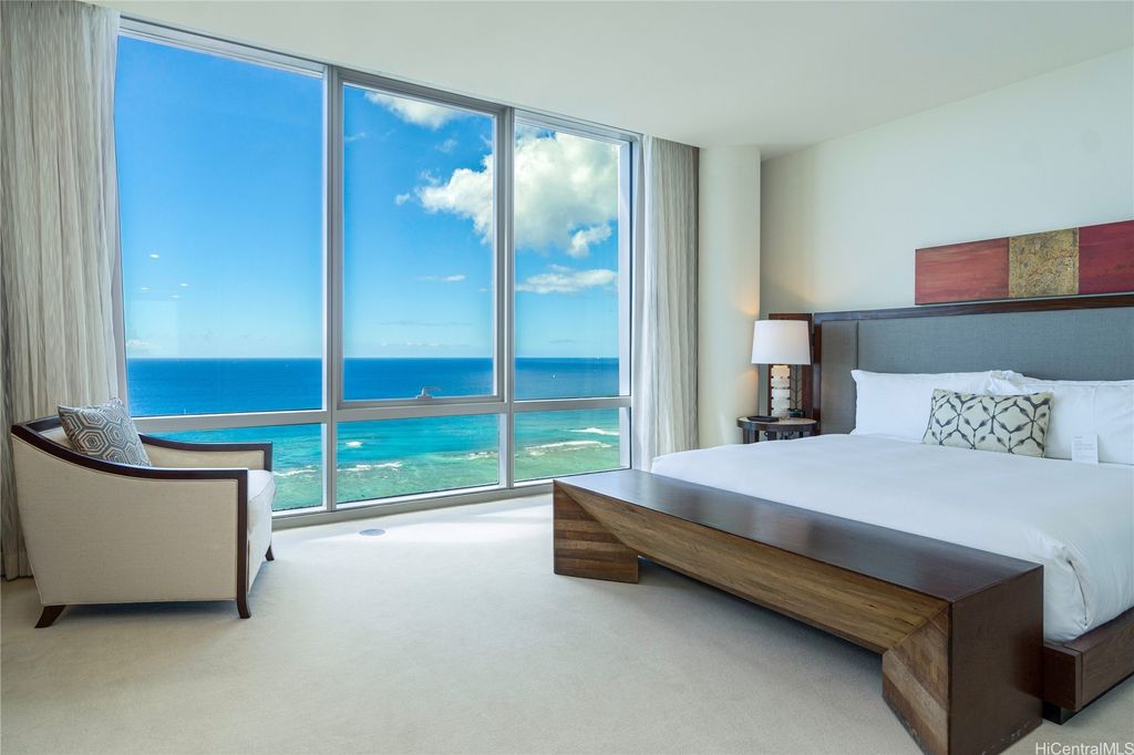 223 Saratoga Road 3710, Honolulu, HI 96815