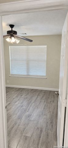 15727 COTTON TAIL LN, San Antonio, TX 78255