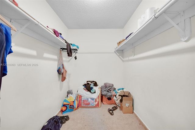 2352 NW 102nd St, Miami, FL 33147