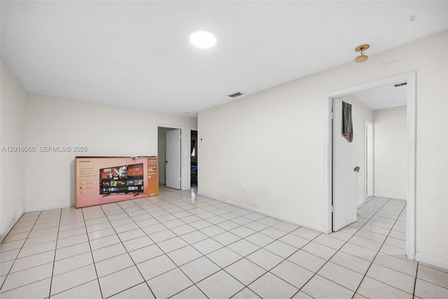 2352 NW 102nd St, Miami, FL 33147
